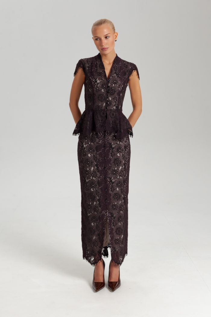 темно-синяя юбка из кружева с передним разрезом, вид спереди