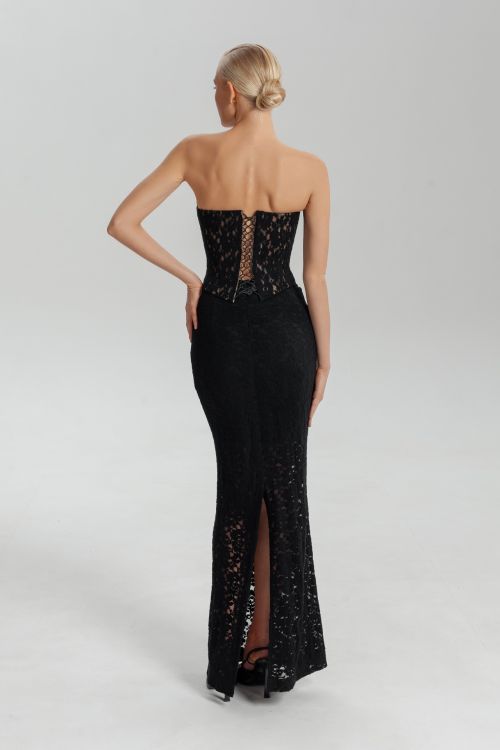 Юбка из кружева в длине миди