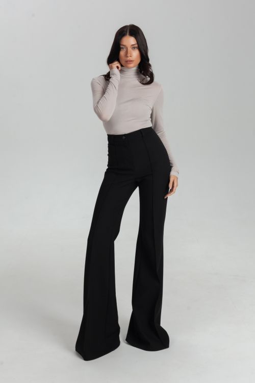 Брюки клеш от колена на высокой посадке