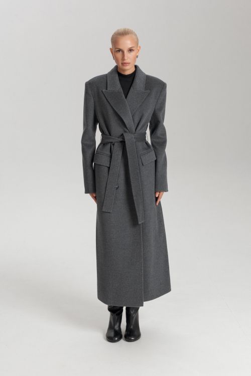 Пальто двубортное с акцентными плечами